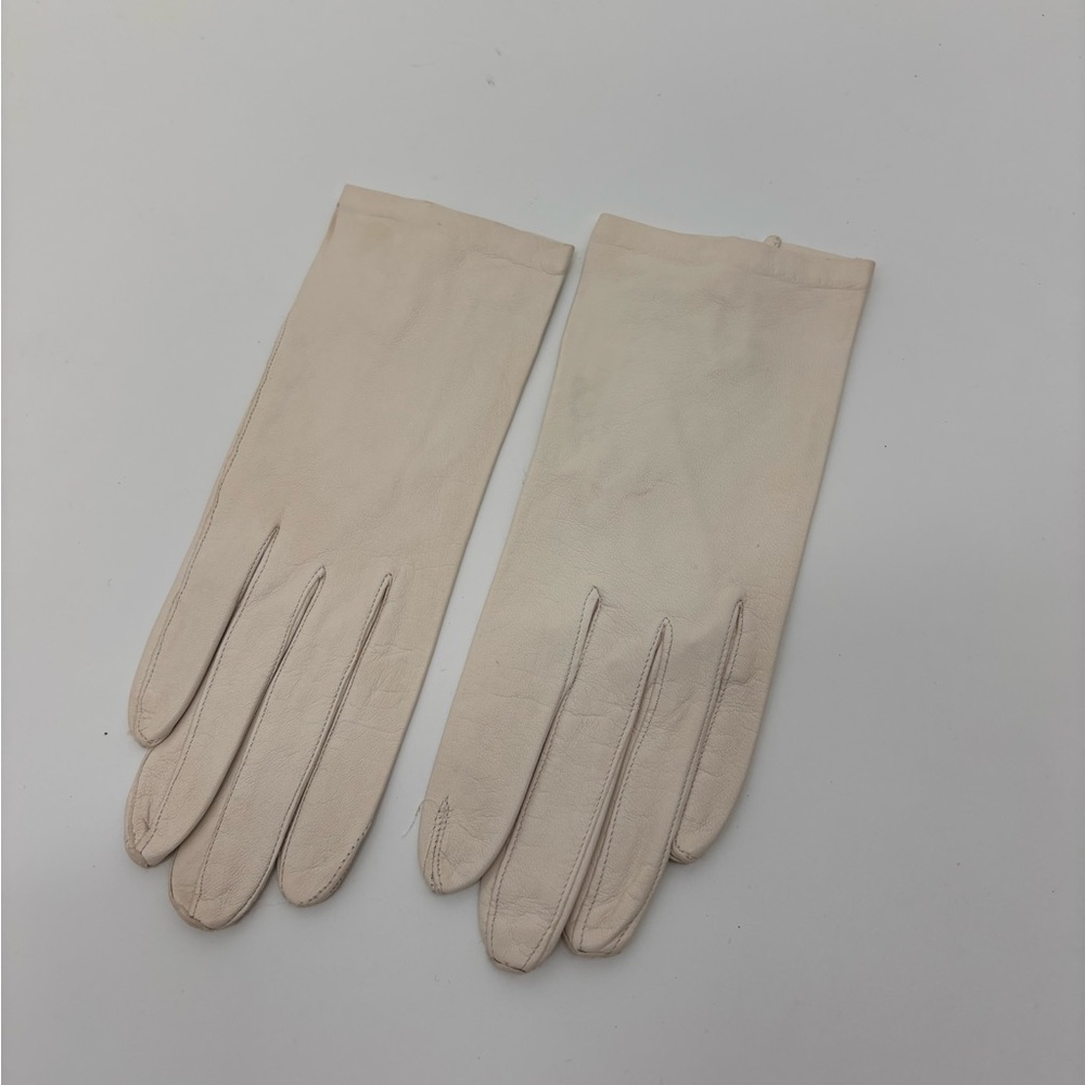 Vintage 1950s Cream Kid Leather Gloves Short Button Wrist Gloves Size 7 Real Kid